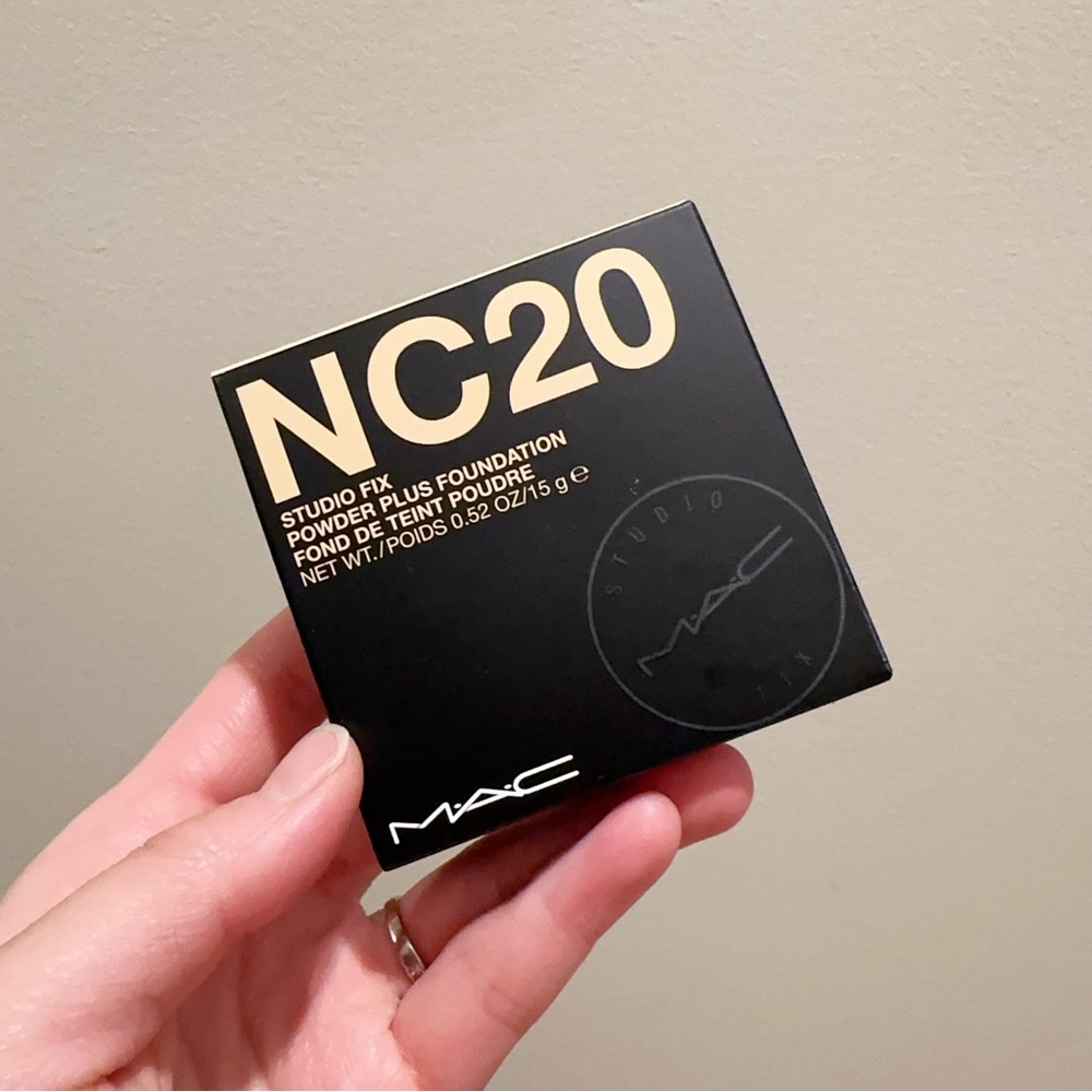 NIB MAC ~ STUDIO FIX POWDER PLUS FOUNDATION ~ NC 20 ~ 0.52 OZ